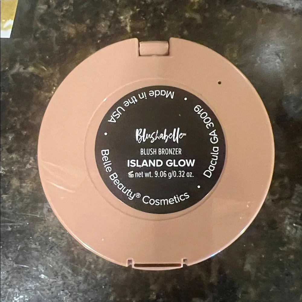 Belle Beauty by Kim Gravel- Island Blush Bronzer